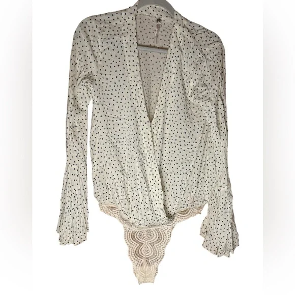 Free People Intimately Free Ivory Makin Waves Bell Sleeve Cream Blue bodysuit M - Picture 3 of 12